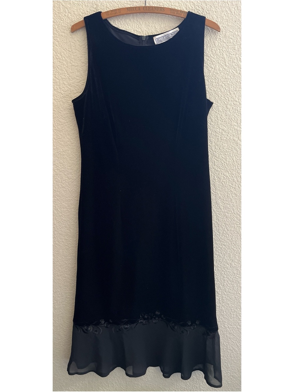 Vintage Jessica Howard Black Velvet Sleeveless Midi Dress Women’s Size 10